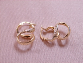 AROS ORO 18KT OCHO GRECA DIFUMINADA D24X14X3MM PESO 2,35G