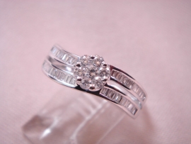 ANILLO ORO 18KT Y BRILLANTES H-VS 7P 0,32KT 52P 0,26KT PESO 3,80G